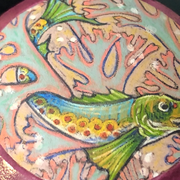 Vintage Handmade Artisan Big Fish Rainbow Trout Wooden Painted Round Brooch Pin - Picture 2 of 5